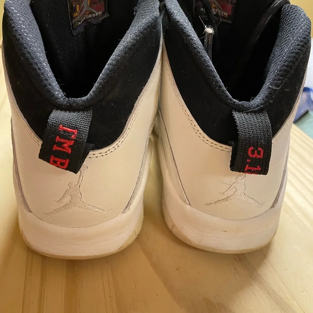 Jordan 9 - Picture 2 of 3